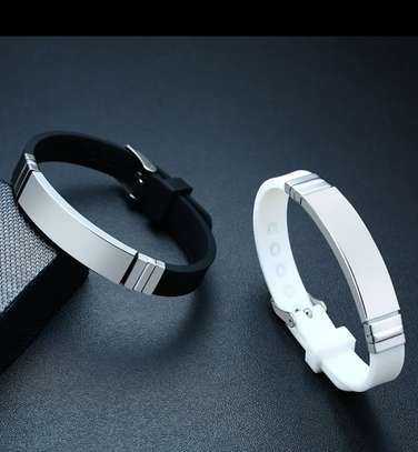 Accessoires :bijoux et montres avec boîtes disponibles image 2