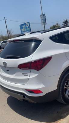 2017 Hyundai santa fe image 7