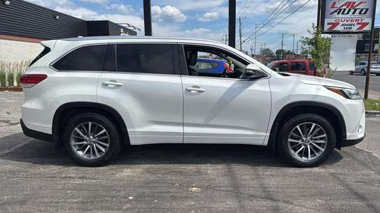 Toyota Highlander image 7