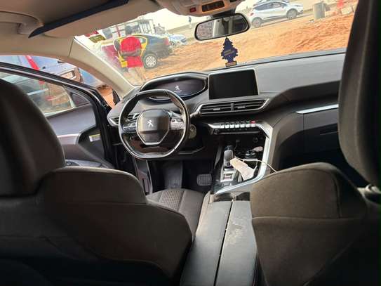 Peugeot 3008 2019 image 2
