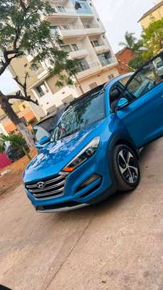 Hyundai tucson limited image 2
