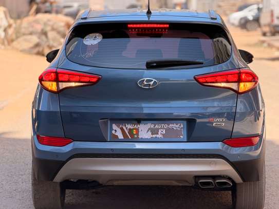 HYUNDAI TUCSON EVGT 4WD 2018 image 4