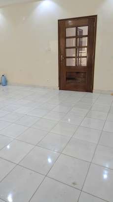 A louer un grand apartuman de 2chambrsalon kuisine 3toilette image 7