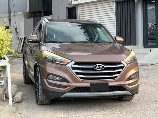Hyundia Tucson image 2