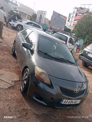 Toyota Yaris 2011 image 4