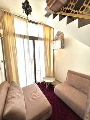LA PREMIERE TINY HOUSE DES ALMADIES, PIEDS DANS L'EAU image 6