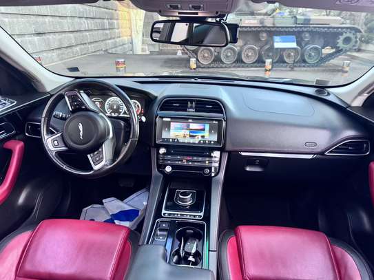 Jaguar F pace dynamic image 3