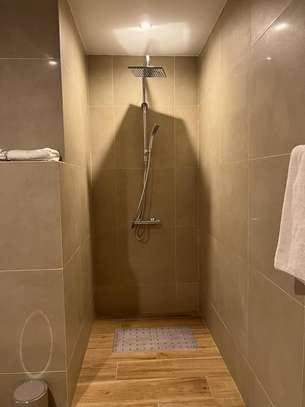 Appartement neuf de 200 m² à louer image 9