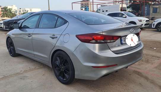 Hyundai Elantra 2017 image 3
