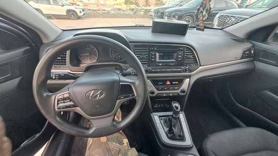 Hyundai Elantra 2017 image 9