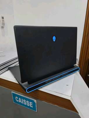 Alienware M17 R5 image 4