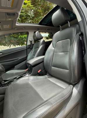 Hyundai Tucson image 8