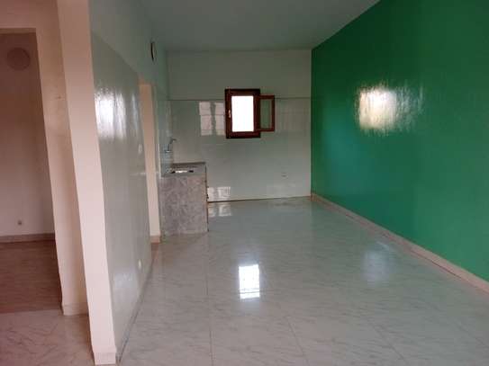 Appartement lumineux avec jardin à Thiès image 4