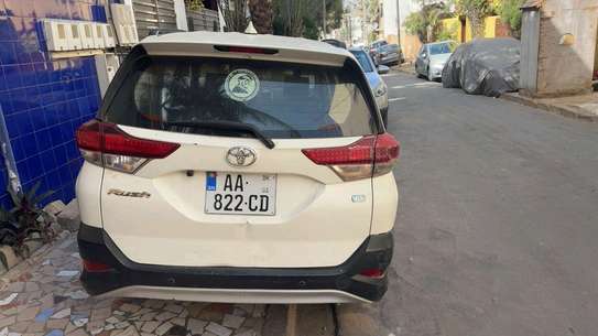 Location de voiture Toyota image 6