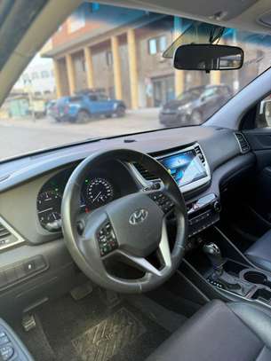 Avant hyundai tucson 2018 autamtique diasel.full option image 4