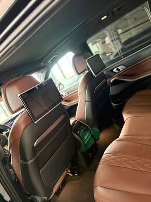 BMW X7 40d 2025 image 9