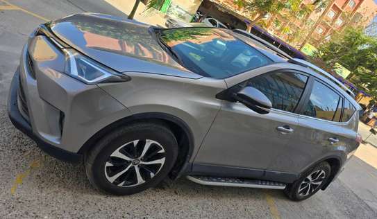 Toyota RAV4 2018 image 9