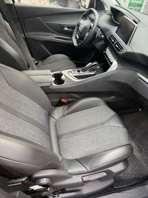 Peugeot 5008 année 2019 image 4