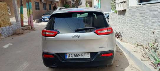 Jeep Cherokee bon état image 4