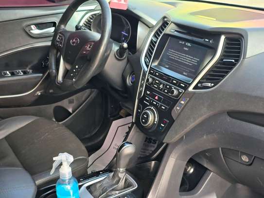 Hyundai Santa Fe 4WD image 7