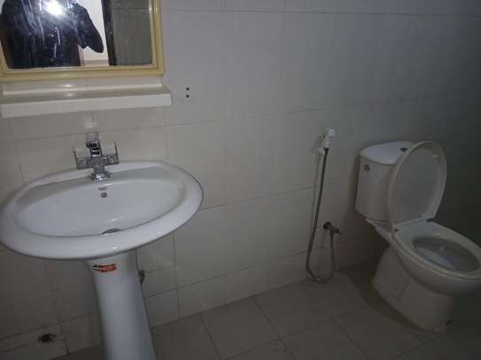 Un. Appartement f3 à louer – Ngor image 9