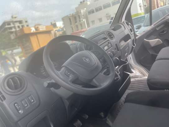 Renault Master fourgon utilitaire grand volume blanc image 14