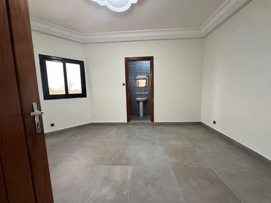 TRES BELLE STUDIO A LOUÉ F4 image 11