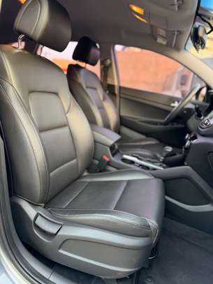 Hyundia Tucson image 11