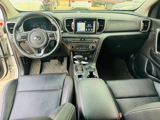 TRÈS BELLE KIA SPORTAGE image 5