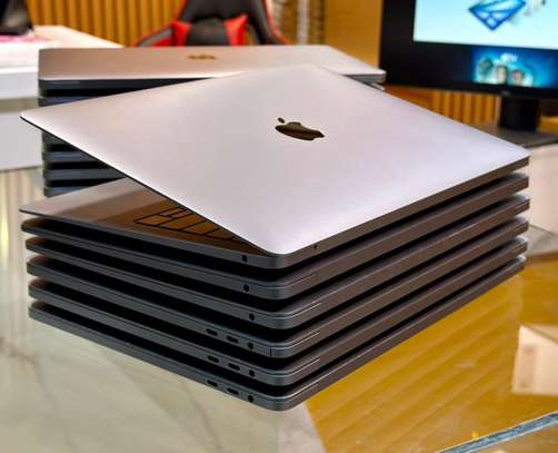 MacBook Pro TeachBar i7 2020 de 13-inch image 2