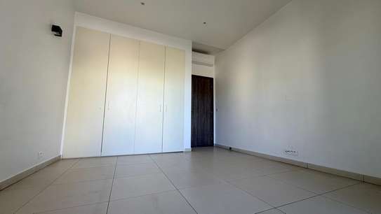 Appartement centre-ville spacieux avec balcon et vue image 12