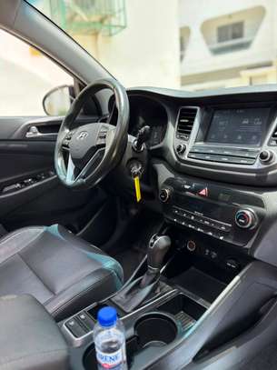 Hyundai Tucson image 4