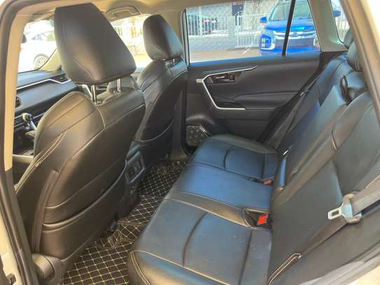 Toyota Rav 4 2023 Limited image 9