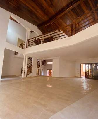 A louer Magnifique style coloniale avec piscine et jardin image 4