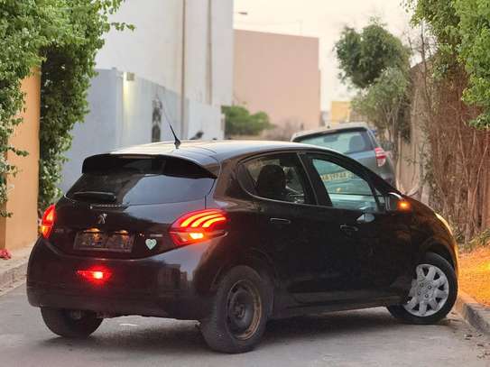 Peugeot 208 années 2017 image 7