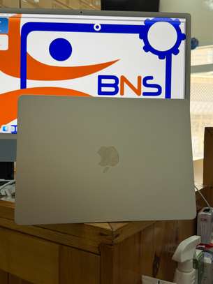 MacBook Air 13-inch, M5 Apple M5 image 4