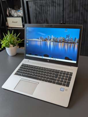 HP elitebook i7 8th/ 256gb / 16gb ram image 8