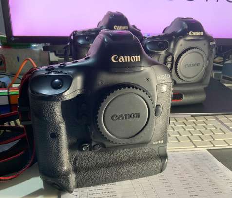 CANON EOS 1DX Mark II image 2