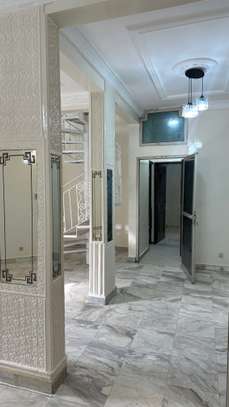 Duplex sécurisé de 4 chambres  à Hann Mariste 2 image 3