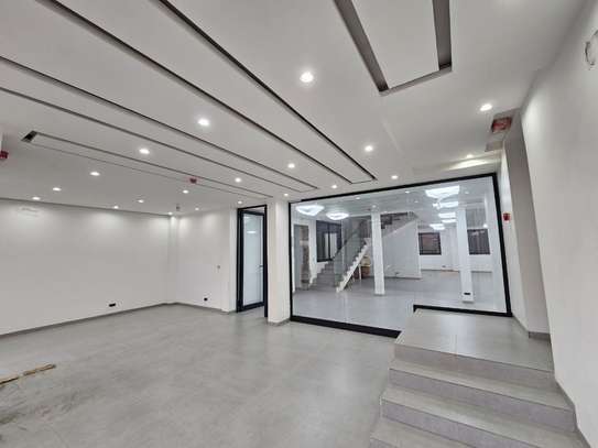 Immeuble neuf de bureau au centre ville image 3