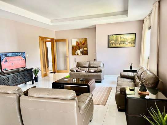 Appartement meublé F4 situé a ngor almadies image 3