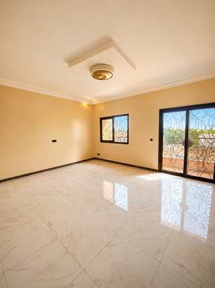 OUAKAM – IMMEUBLE R+2 À VENDRE | 172 m² Ouakam corniche image 4