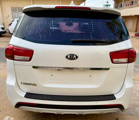 KIA CARNIVAL 2016, 9 places image 15