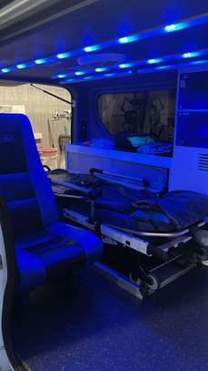 Ambulance Renault Grand model image 3