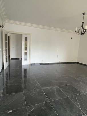 Appartement F4 à louer au Point E image 13