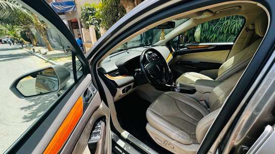 Lincoln MKC image 2