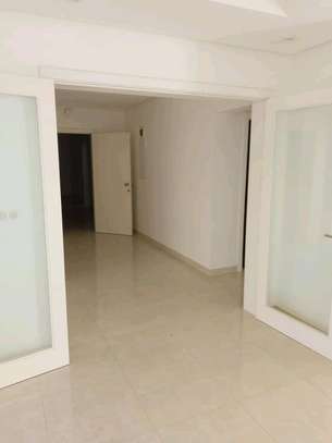 Appartement moderne avec balcon et garage sécurisé image 6