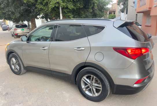Hyundai Santafé image 8