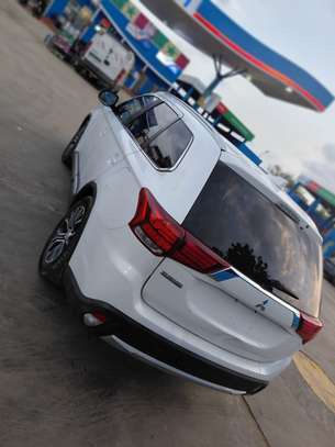Mitsubishi outlander 7 places image 5