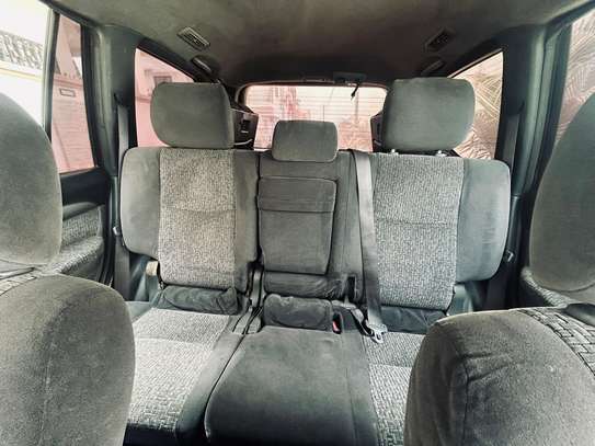 Land Cruiser parada image 8